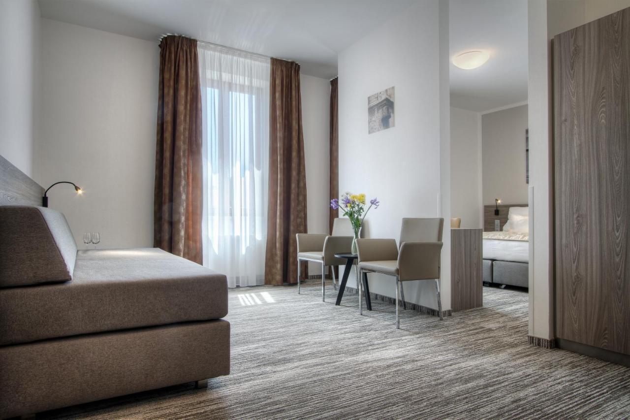 Hotel Páv Praga Esterno foto